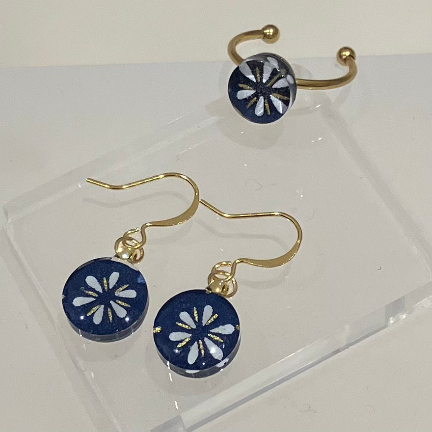 Hook Earrings Gold plated stainless steel small 02