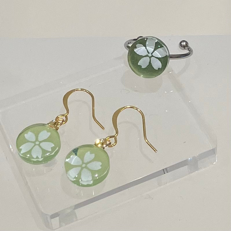 Hook Earrings Gold plated stainless steel small 09